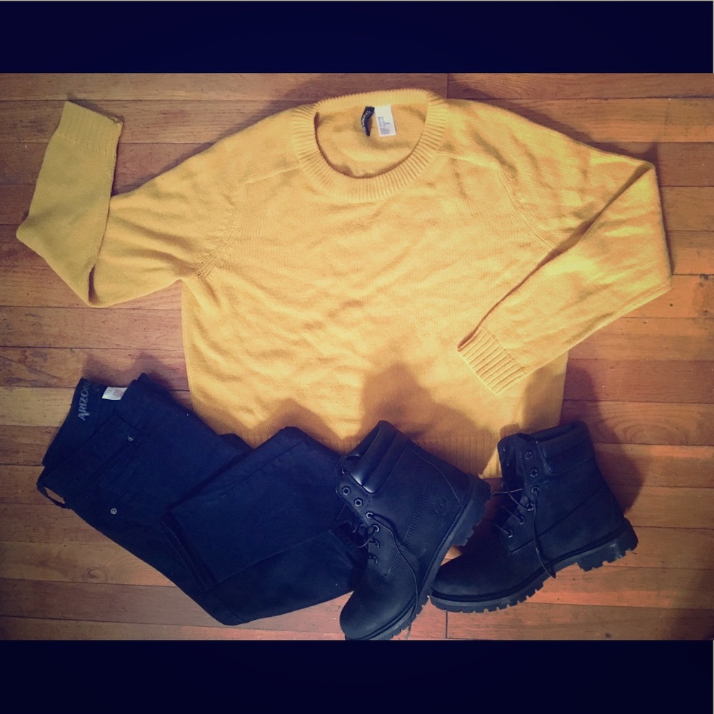 MUSTARD CREW NECK LONG SLEEVE SWEATER